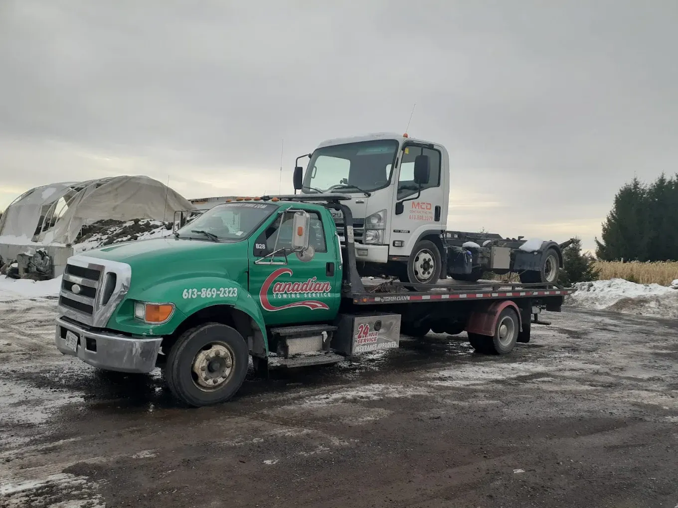 trailer towing in ottawa by canadian towing using specialized equipment for safe rv and trailer recovery in ontario