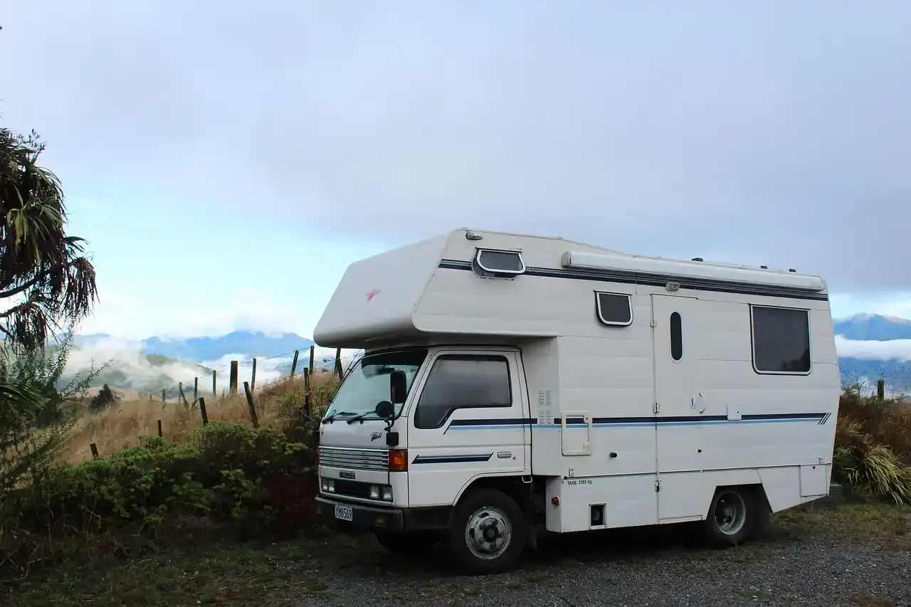 why rv and motorhome towing in ottawa needs specialized equipment